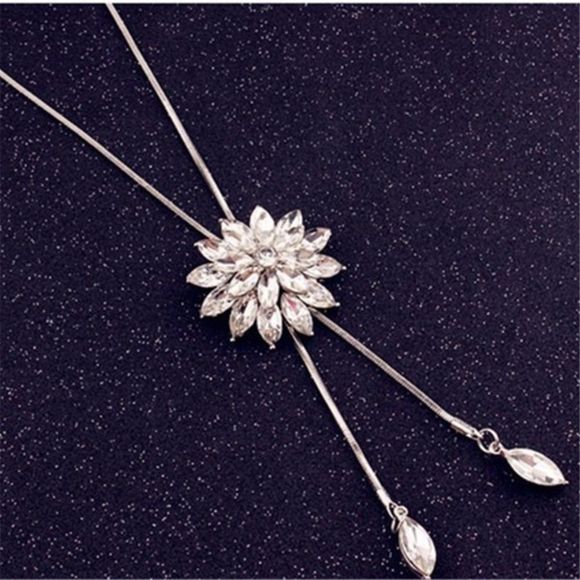 ✨Crystal Snowflake Pendant Necklace✨ - Picture 2 of 4